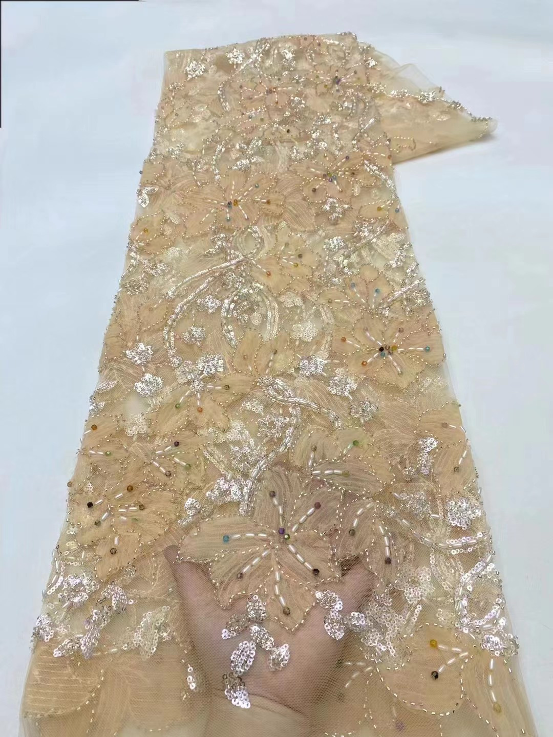 Flores bordadas de diamantes de color sequinado tubo de perlas bordado tela pequeña fresca moda vestido de boda vestido de baile tela image 15