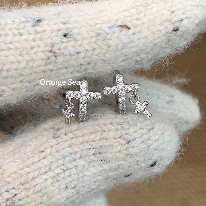 2025 New Super Shiny and Smart Cross Earrings, Sweet and Cool Niche Earrings, Simple and Versatile Ear Bone Rings for Women