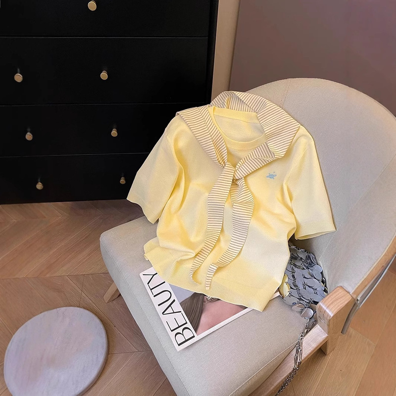 Chic Knitted Short-Sleeved T-Shirt Two-Piece Set with Shawl for Women 2025 Summer New Style Top with Contrasting Color Design Thin Style