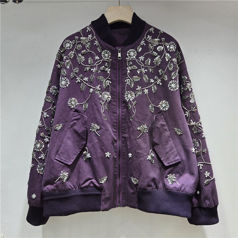 Chaqueta de Béisbol con Bordados para Mujer y Detalles de Cuentas