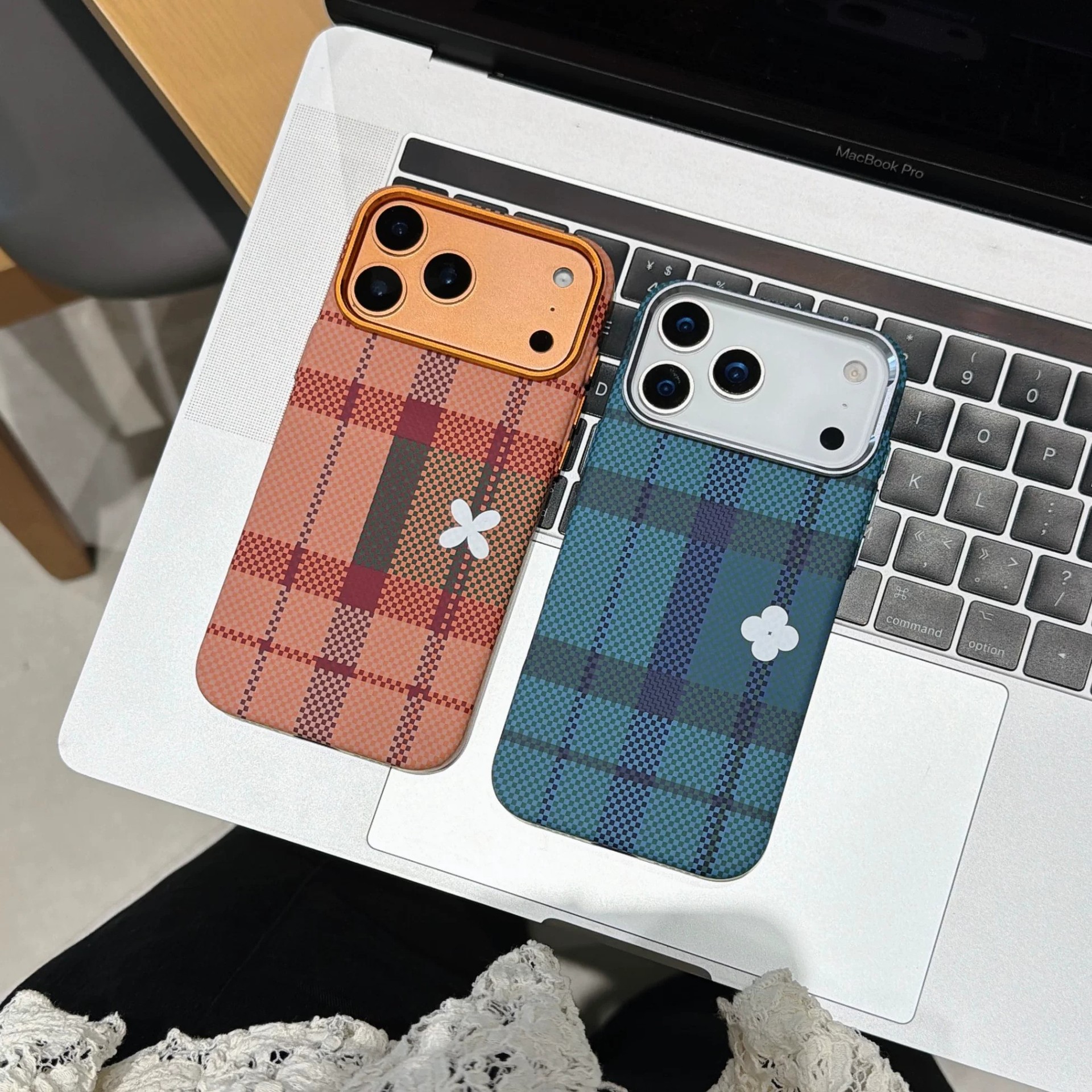 适用iPhone18promax格津生花磁吸手机壳时尚苹果17硬壳防摔保护套