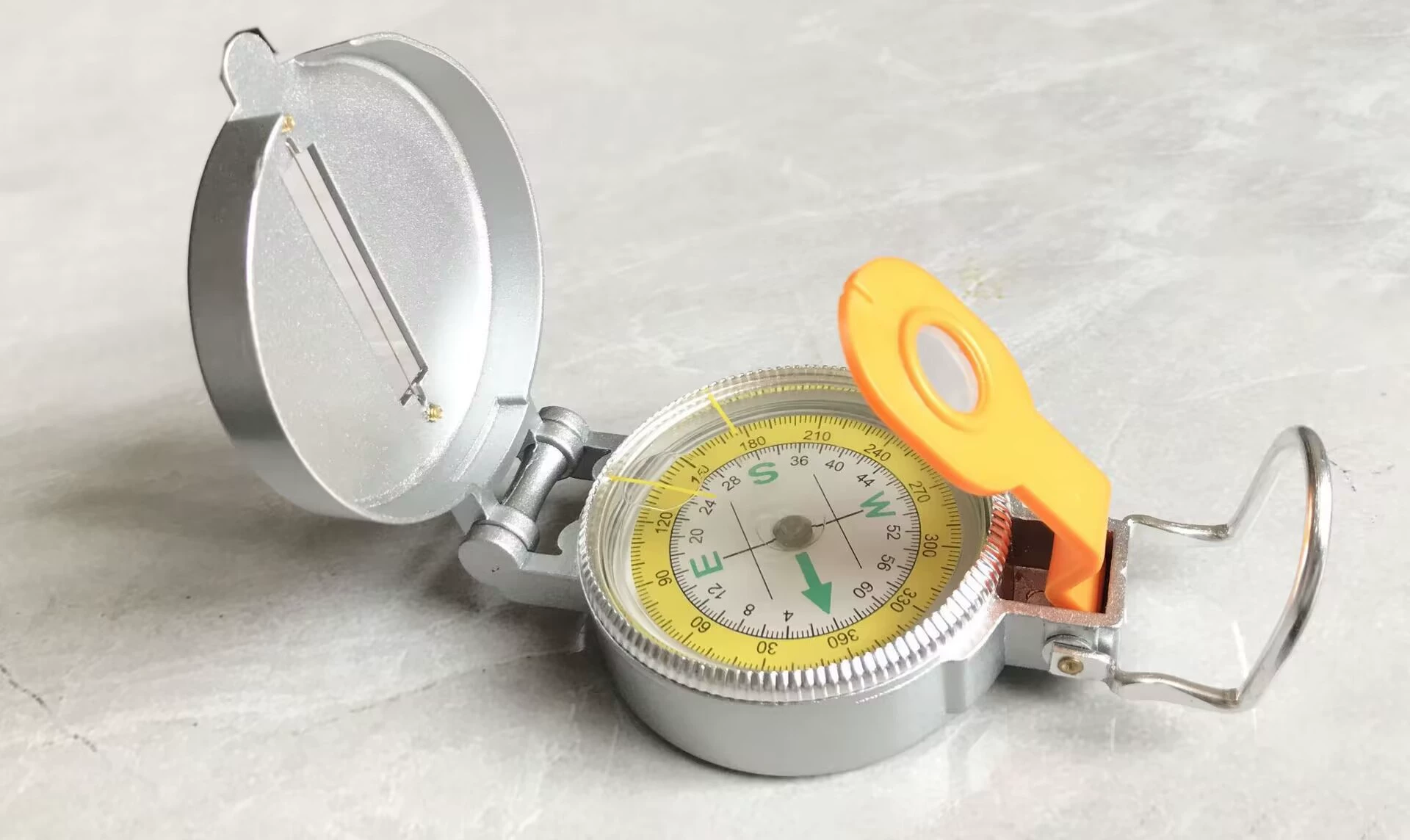 DC45-3B металлический откидной компас из цинкового сплава, уличные аксессуары, американский складной компас, подарочный компас