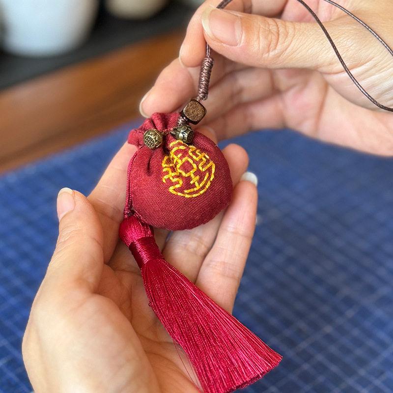 Bocado a mano DIY bolsas colgante Lu bordado chino molino de viento bolsos de mujer colgante bola bolsas creativas pequeñas