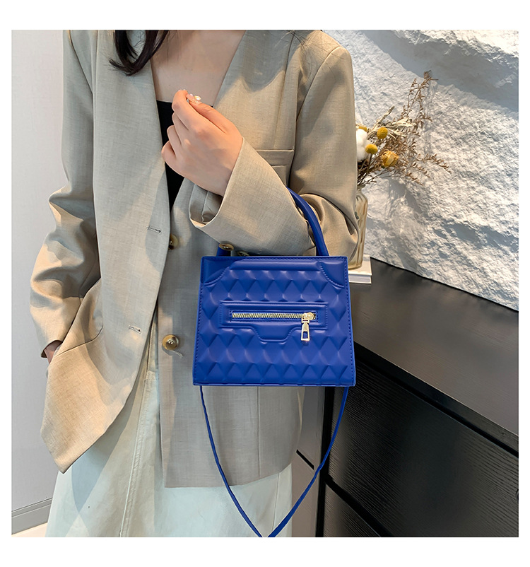 Simplified diamond grid embossed women's handbag 2024 new solid color Korean version stylish single shoulder crossbody_voghion.com