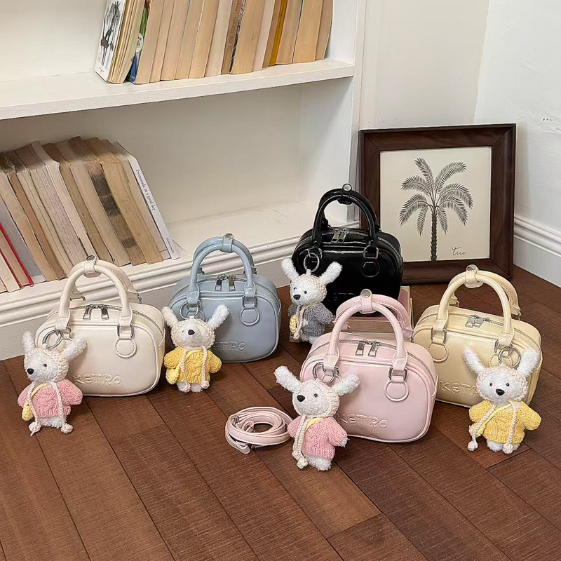 Super popular niche women's bag 2026 new summer versatile casual crossbody bag with a high-end stylish feel, hand-held pillow bag