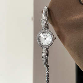 歌迪表盘新款时尚优雅腕表豹子头手链轻奢简约高颜值镶钻石英表