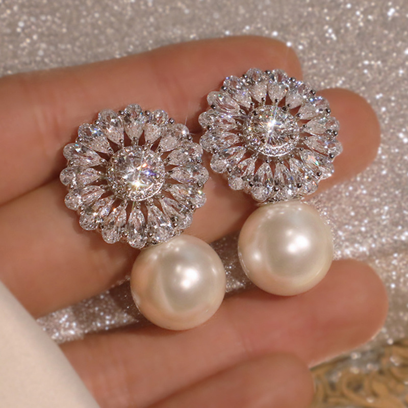 Nouvelle Mode Fleur Perle Zircon Boucles D&#39;oreilles Nuptiale Fiançailles Bijoux En Cuivre display picture 4