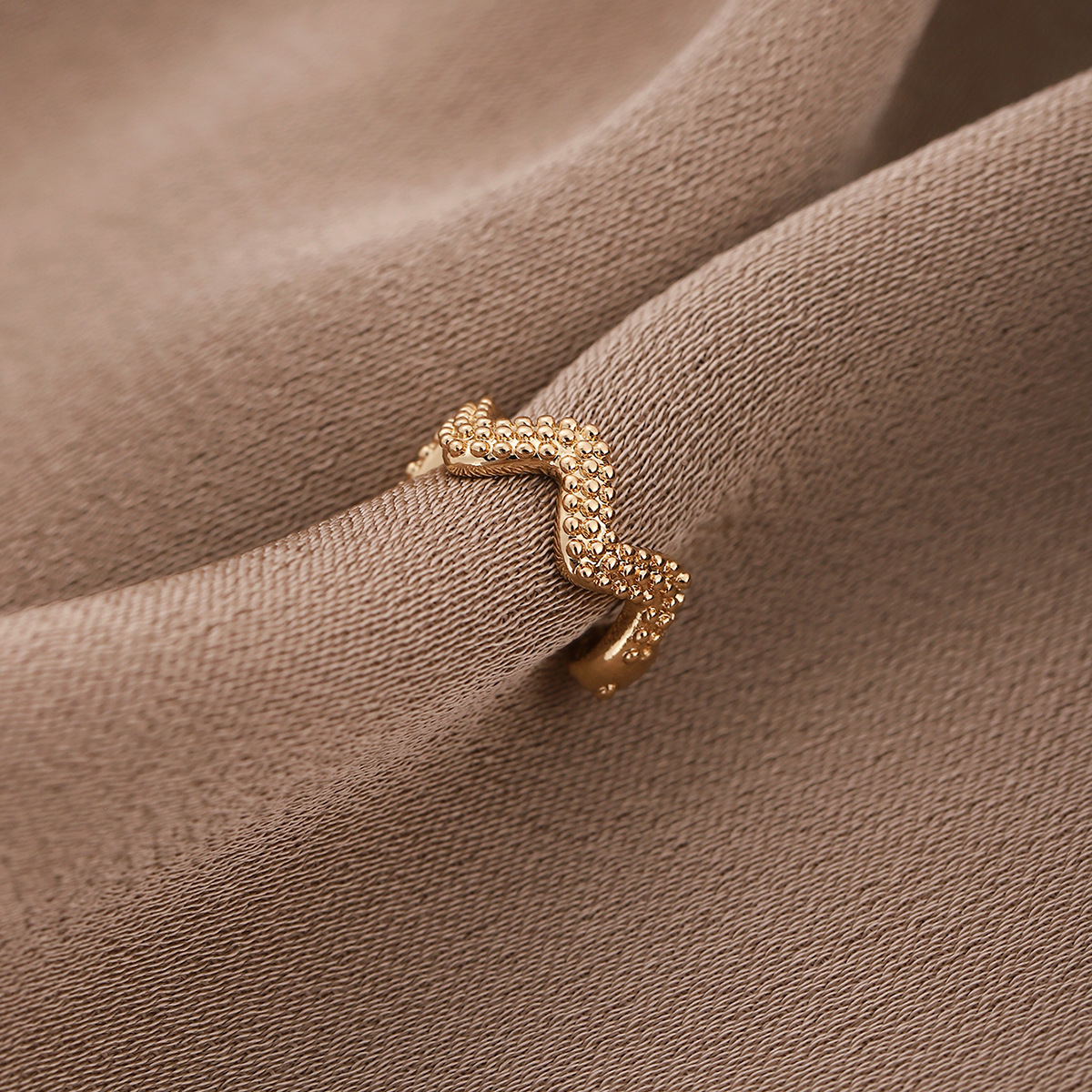 Estilo coreano personalizado pendientes simples de alta calidad en forma de U irregular clip de oreja cuadrada simple clip de hueso de oreja sin oreja al por mayor