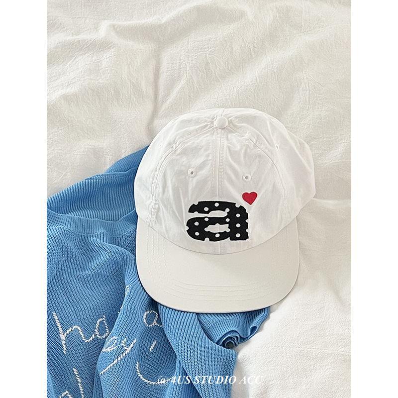 韓国のigブロガーと同じスタイルの女性用平つば野球帽、夏用、速乾性、通気性、愛の刺繍入りひさしキャップ、小顔効果|undefined