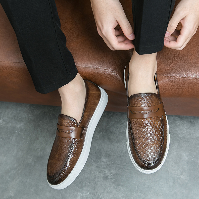Comercio exterior de otoño baja moda casual skate zapatos de moda para hombres británicos de negocios tamaño grande 46 zapatos de pie al por mayor image 5