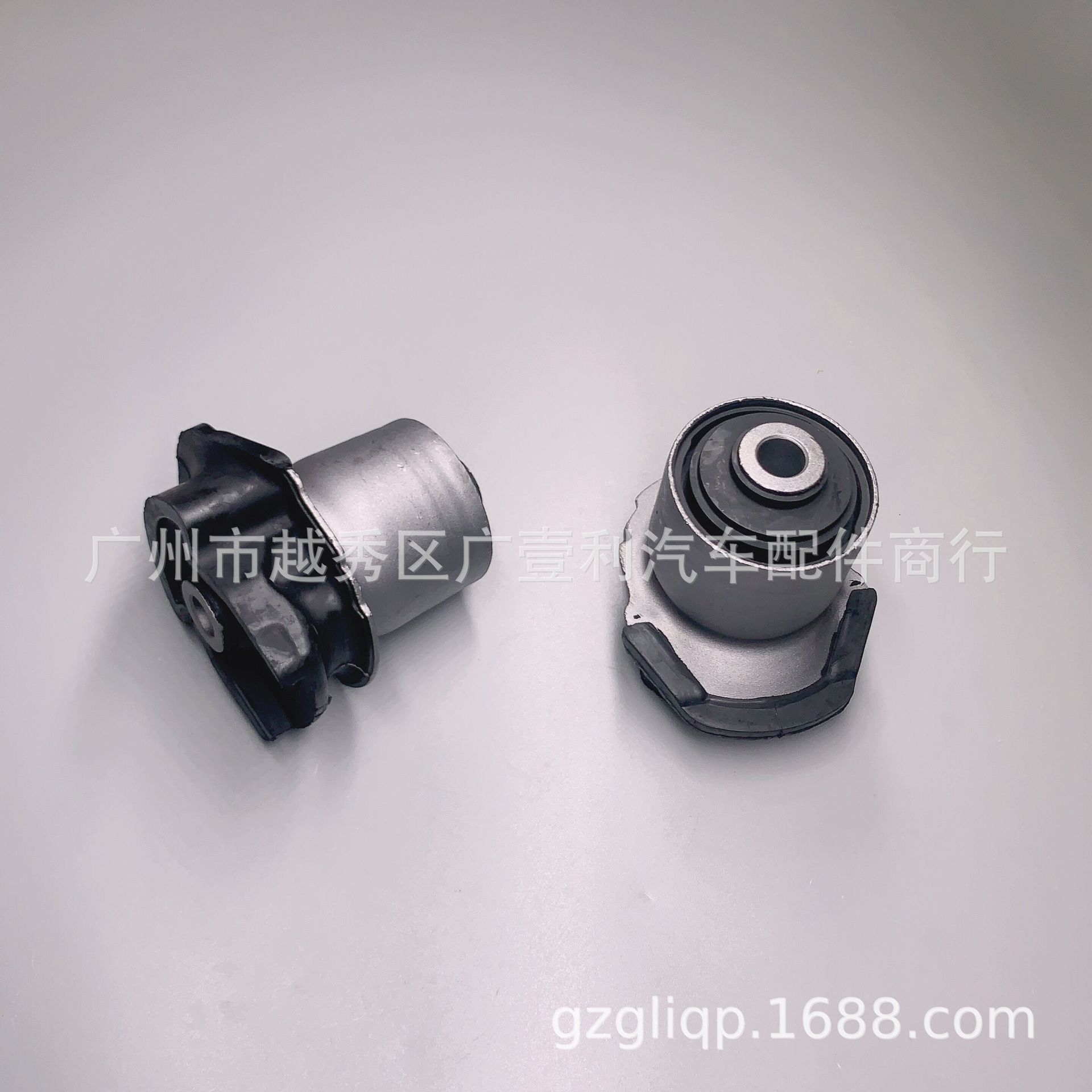 Suitable for 48725-08020 48725-28080 GGH20 NOAH VOXY rear axle rubber sleeve
