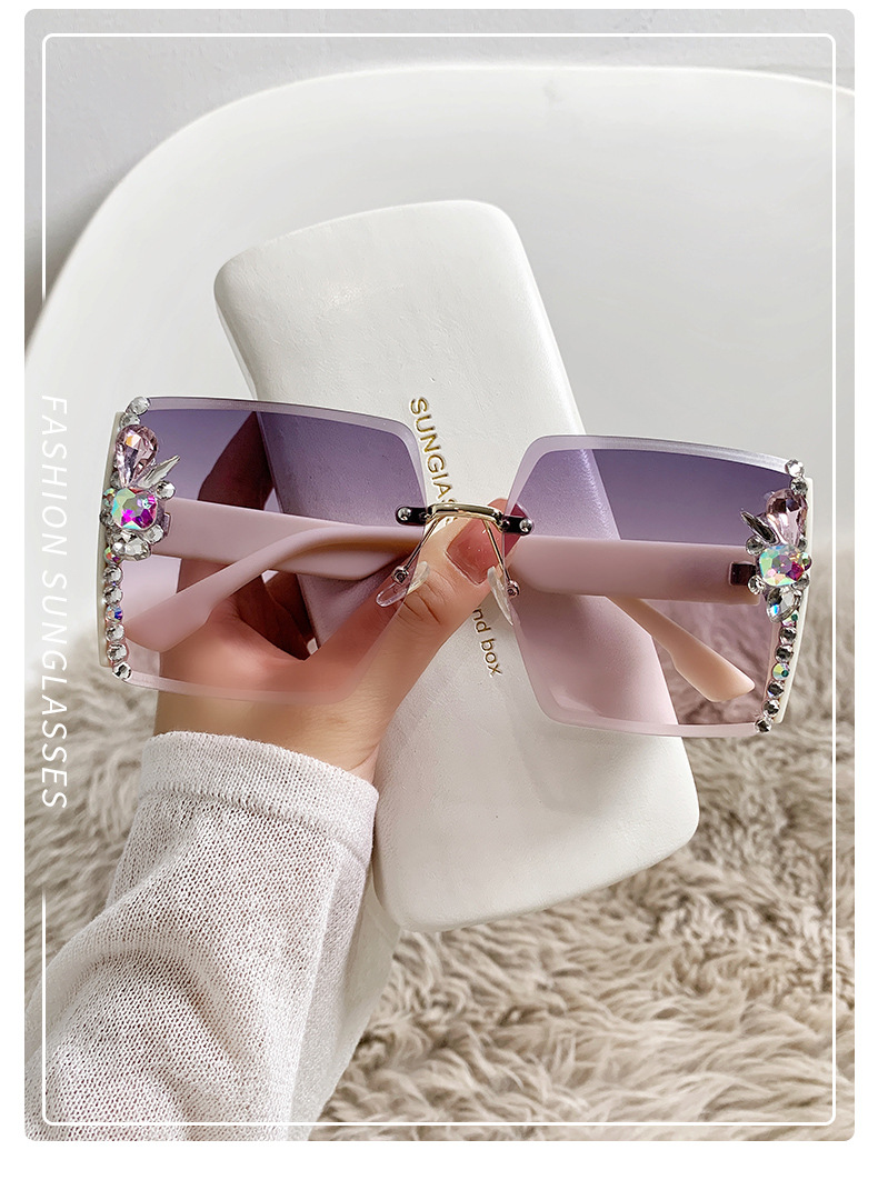 Fashion Gradient Color Pc Square Diamond Frameless Women's Sunglasses display picture 2