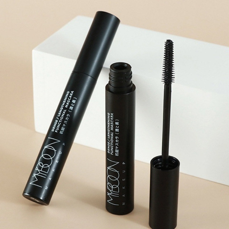 MYBOON Slim & Thick Bi-Effect Mascara is waterproof and sweat-resistant, does not smudge, and naturally elongates the fine brush head