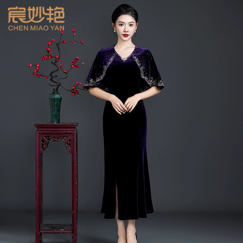 Среднее и старое женское платье 2024 новый весенний и осенний темперамент свекрови благородное золотое бархатное платье свадебное платье мама платье