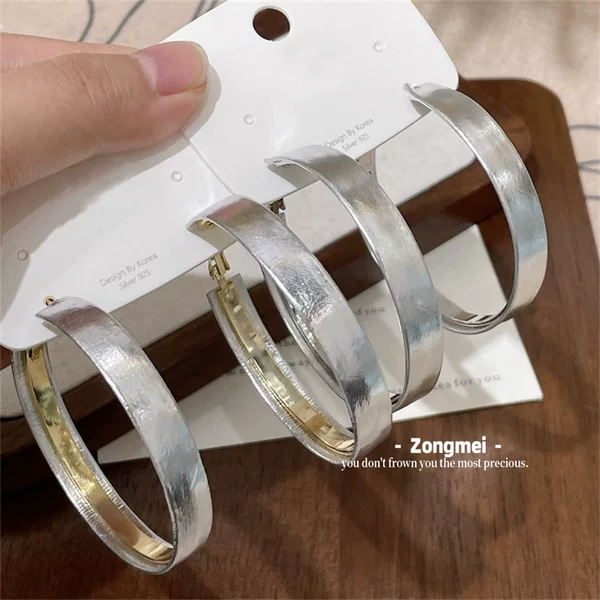 5C Wide Retro silver Simple Atmospheric Circle Maillard Earrings Earrings Exaggerated Lazy Style Leather Earrings