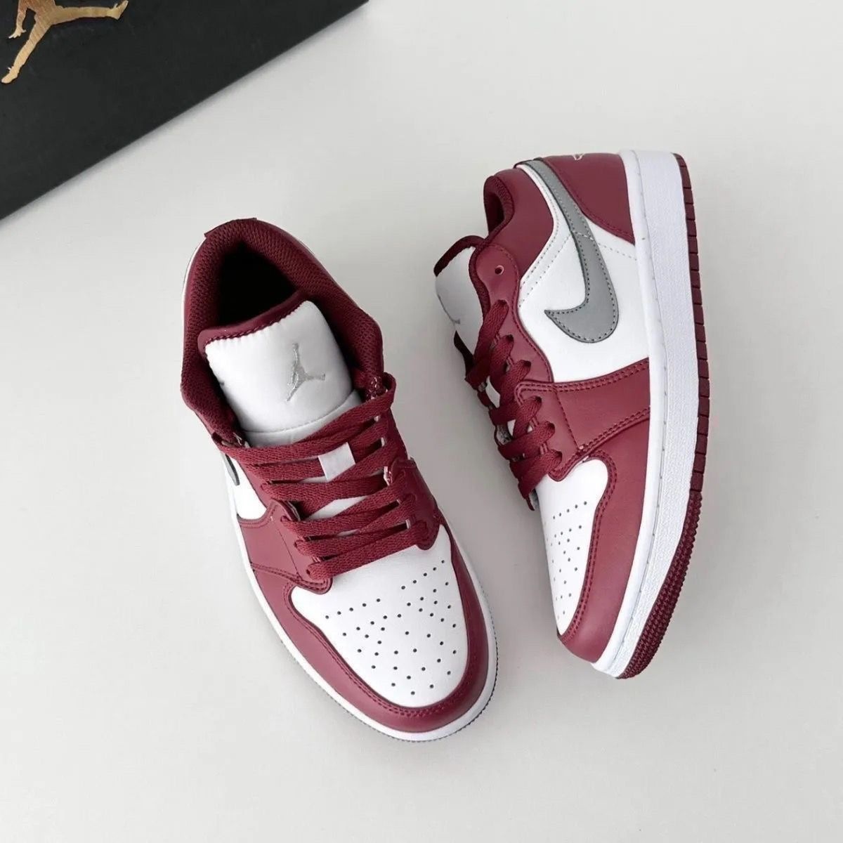 Chunyuan AJ1 Meituan negro, blanco y amarillo campus de moda baja pareja de hombres y mujeres zapatos de skate casuales