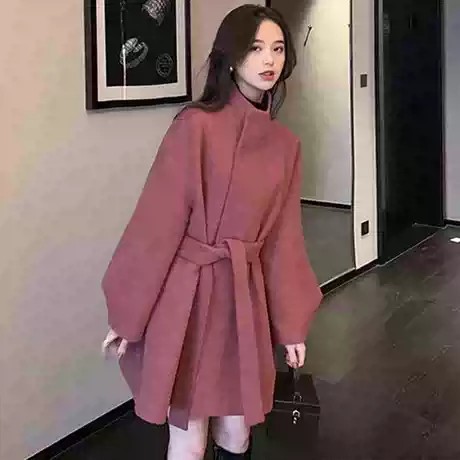 秋冬季小个子斗篷毛呢外套女新款短款显瘦日系气质玫红色大衣呢子