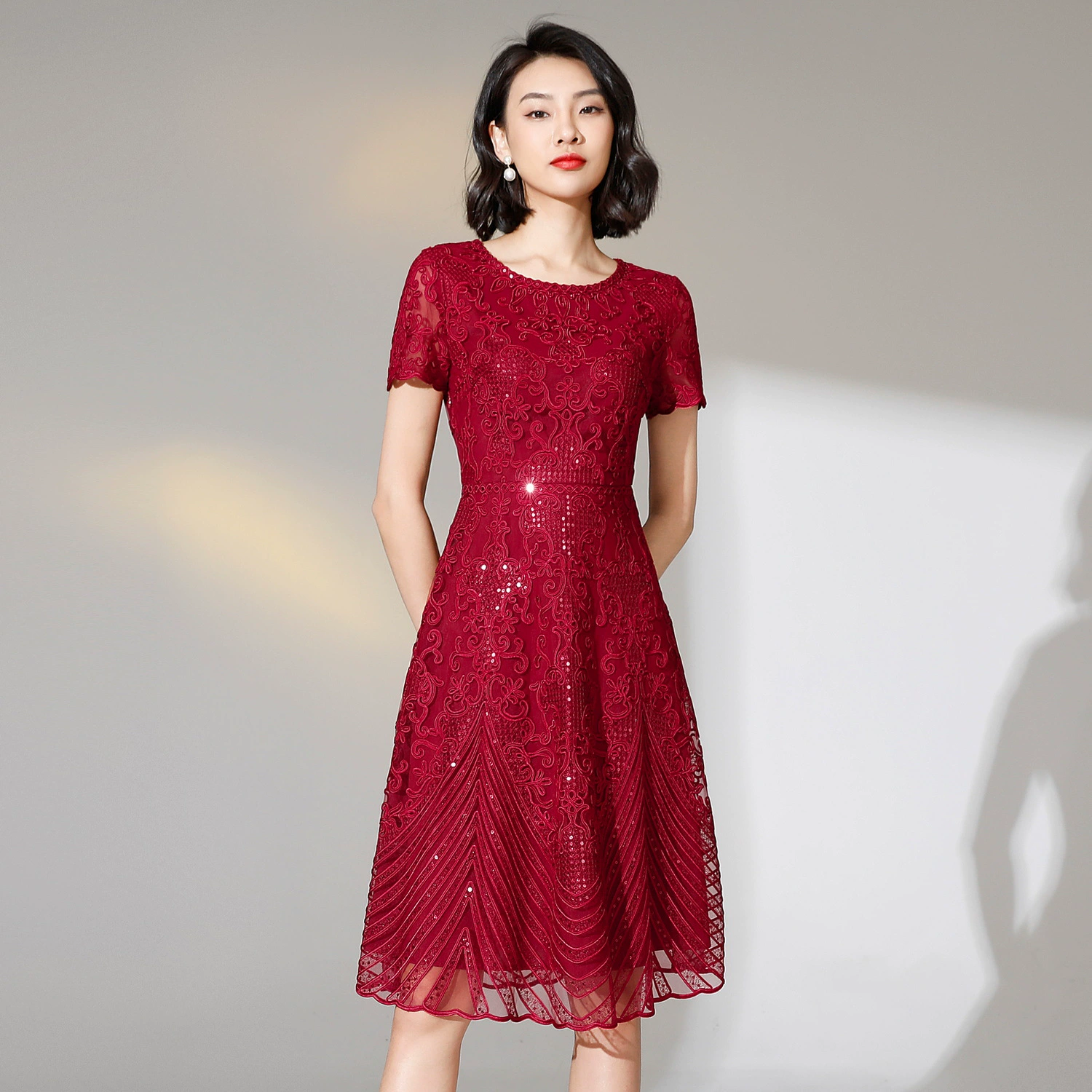 Поколение Шэньчжэнь высокого класса Свадьба плюс размер платье женское лето плюс размер платье счастливый мать-в-законе взрыв