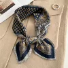 Geometric cashew blue and white