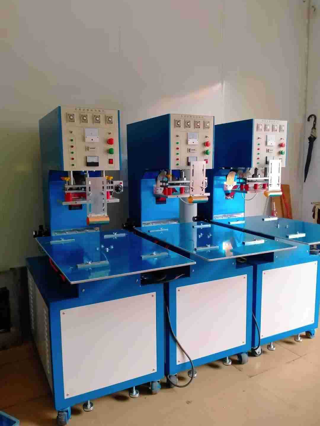 供应两工位转盘吸塑包装机，高周波焊接机顺德高周波吸塑包装机