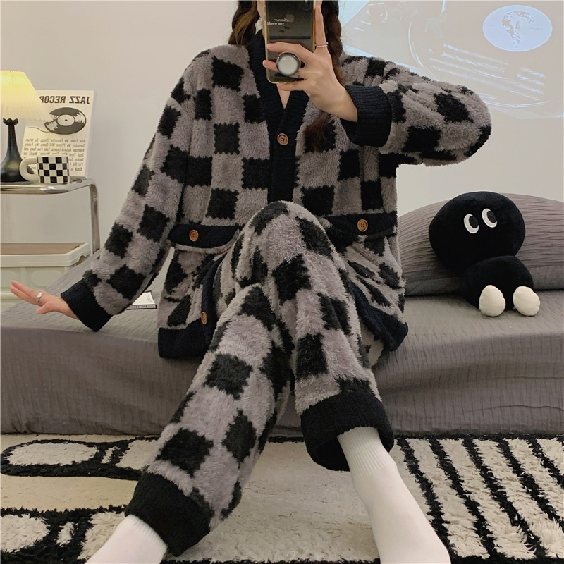 En stock transmisión en vivo con cantidad puede hablar de volumen de ejecución popular terciopelo engrosado estilo Chanel invierno cardigan engrosado pijamas traje de mujer