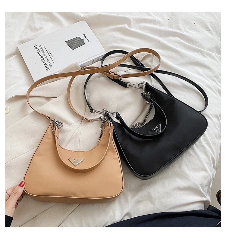 Women's Medium All Seasons Nylon Solid Color Fashion Square Zipper Underarm Bag display picture 9