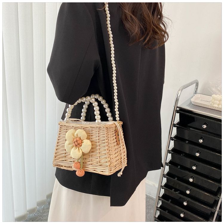 Fashion Solid Color Square String Straw Bag display picture 4