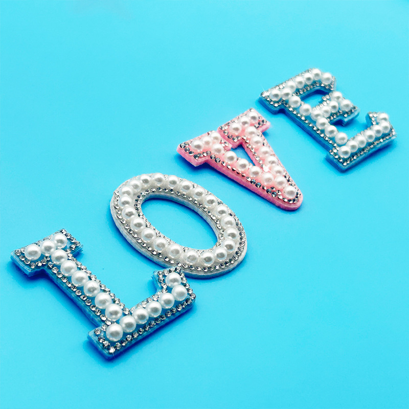 Pegatinas de diamantes de imitación con letras del alfabeto (26 letras), accesorios decorativos para manualidades, pegatinas de tela, decoraciones para ropa, pegatinas de diamantes de imitación, gran venta.