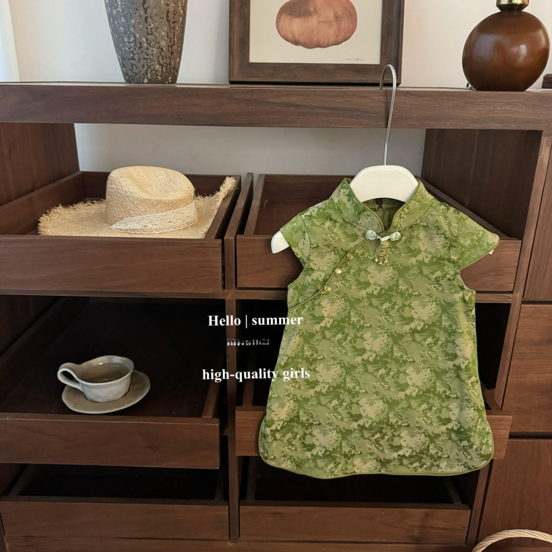 Xianning Seven Chinese Style Hanfu Vestido de verano para niños Nuevo vestido de falda cheongsam bordado de cereza dulce para niñas