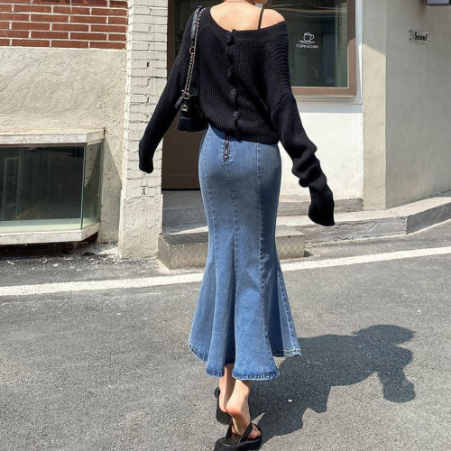 Denim skirt women's new 2022 high waist elastic Hong Kong style chic hip skirt slit design fishtail skirt