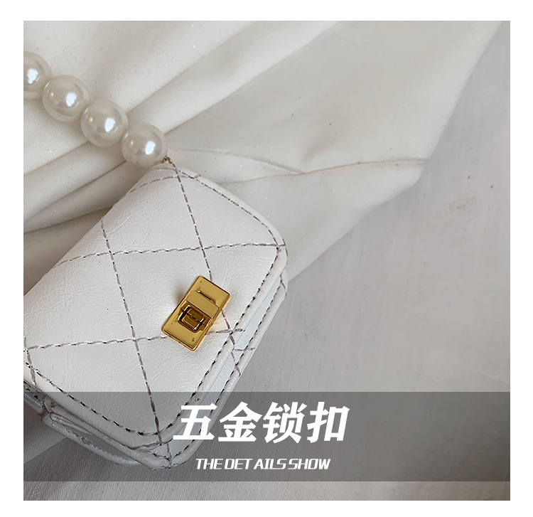 Fashion Large Pearl Chain Mini Lipstick Bag display picture 19