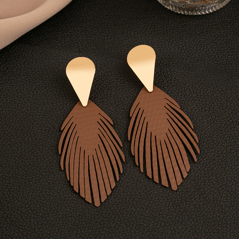 28g Weight Drop Earrings Classification 1 Pair Quantity Daily Occasion Iron Material Leaf Pattern Women'S Gender Plating Design Fashion Style 1 Pair Fashion Leaf Plating Iron Drop Earrings 10