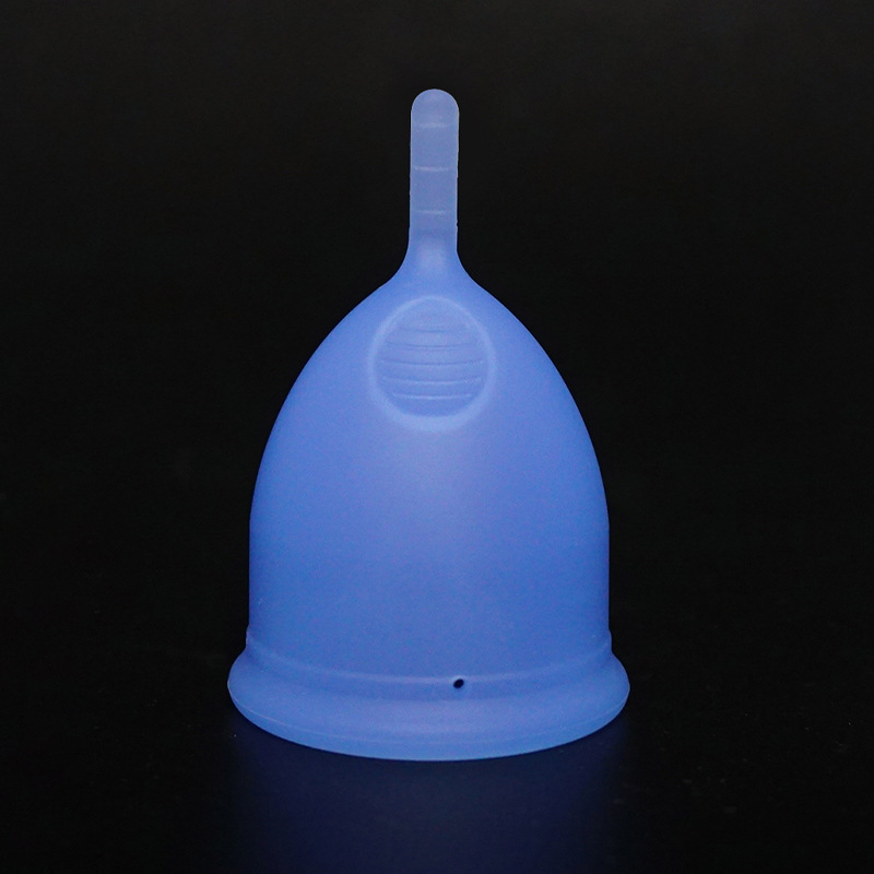 Fábrica directa de tazas menstruales femeninas natación al aire libre anti-fugas laterales tazas menstruales de silicona reciclables tazas menstruales femeninas