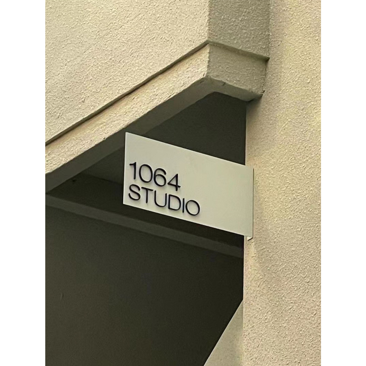 侧招牌挂烤漆不锈钢镂空招牌韩国ins广告牌服店铺装展示牌探店风