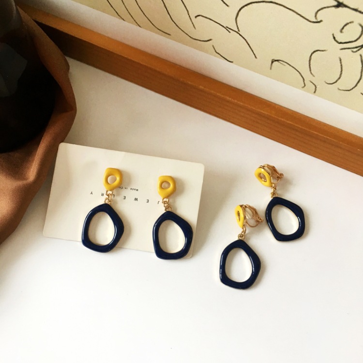 Retro Dripping Oil Hit Color Creative Irregular Hollow Circle Earrings display picture 12