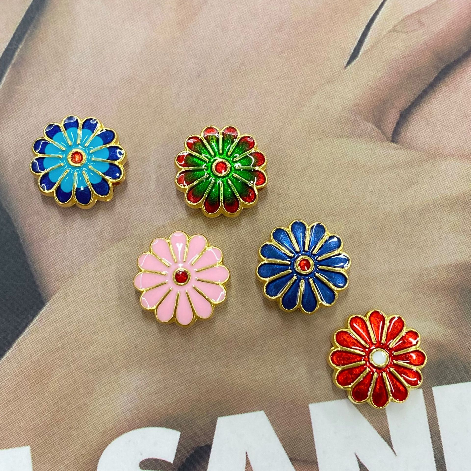 撞色花朵中国风金属通孔滴油点油服装配饰配件辅料diy挂件