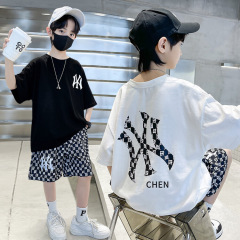 男児夏潮クールスポーツスーツ2025新型韓国版カジュアルプリント薄手半袖tシャツ2点セット