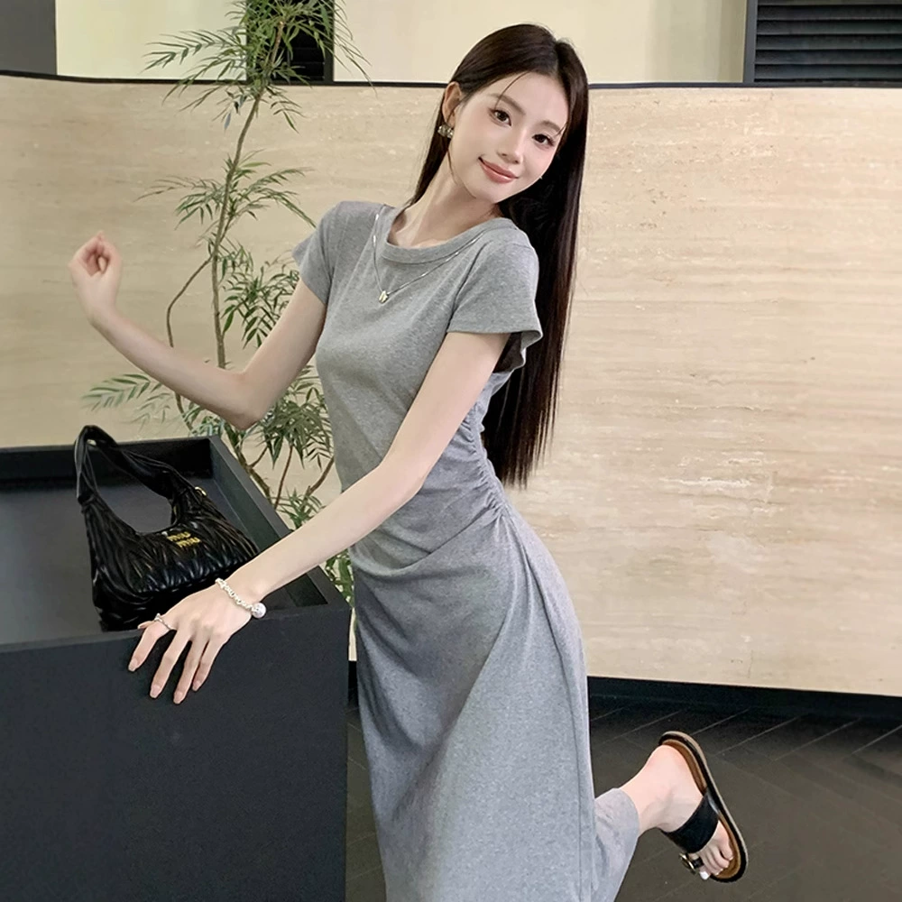 Французское платье с круглым вырезом и короткими рукавами для женщин, новинка 2025 года, летняя одежда, утягивающая талию, нишевый дизайн, юбка средней длины