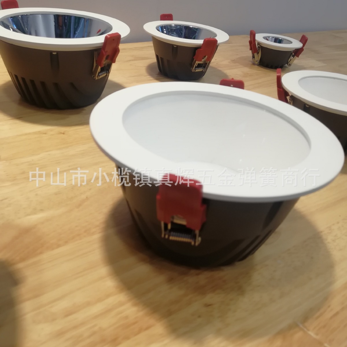 灯饰五金弹簧支架象鼻灯弹夹面板灯弹簧卡扣