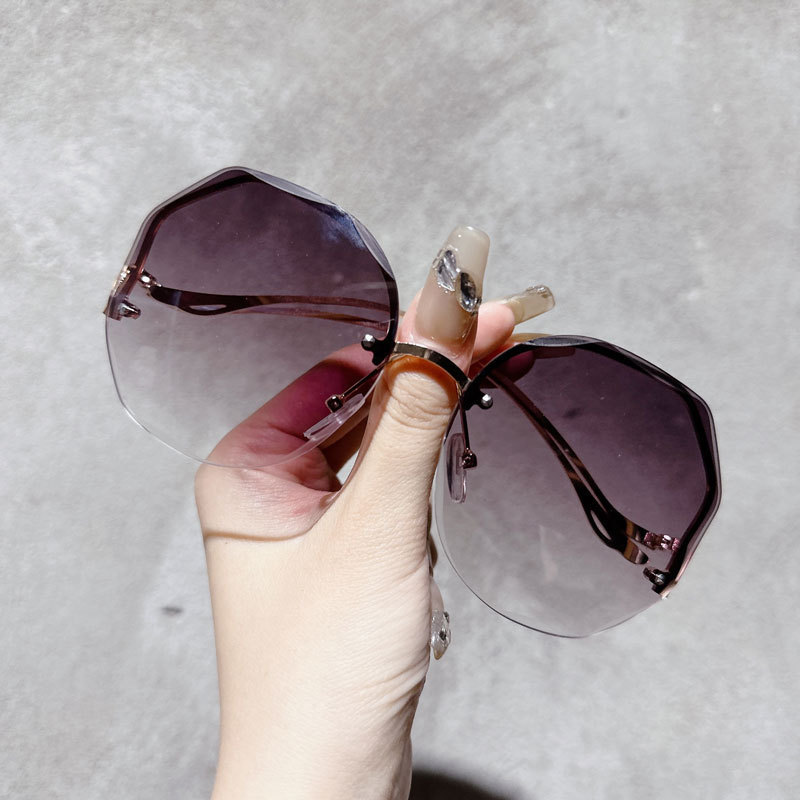 Sunglasses for women High fashion half frame plain face sunglasses Outdoor sunscreen UV protection large frame powder blusher sunglasses_voghion.com