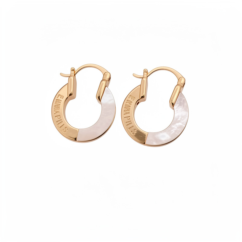 Oro verdadero chapado con letras de fritajas, perfiles redondos personales simples, aretes de temperamento de lujo ligero, perfiles de alta calidad para mujeres