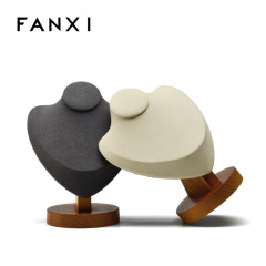 凡西実木人像ネックレス棚品質ジュエリー棚レトロ皮質モデルネックレス展示道具
