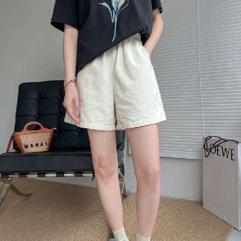 하얀색