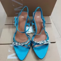 Летние слова 2024 года ZA в виде pointed sandals синего цвета с кристаллами на яркой ленте, обувь на шпильке с открытым носком, тонкая каблук, женские сабо