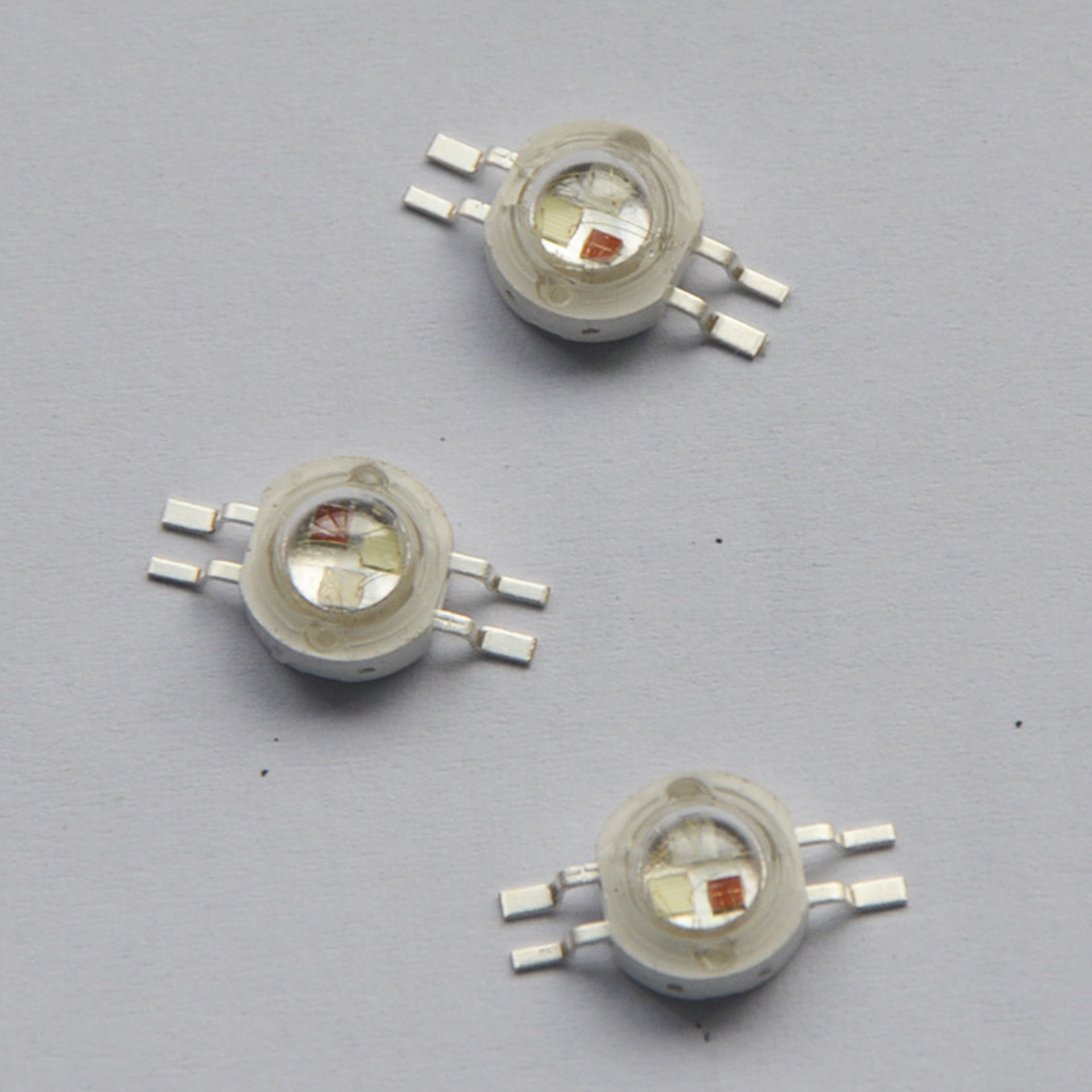 ��Ӧ����9W�Ľ��߲ʵ������LED�����Ϲ��������Ⱥ��ܵ͵���