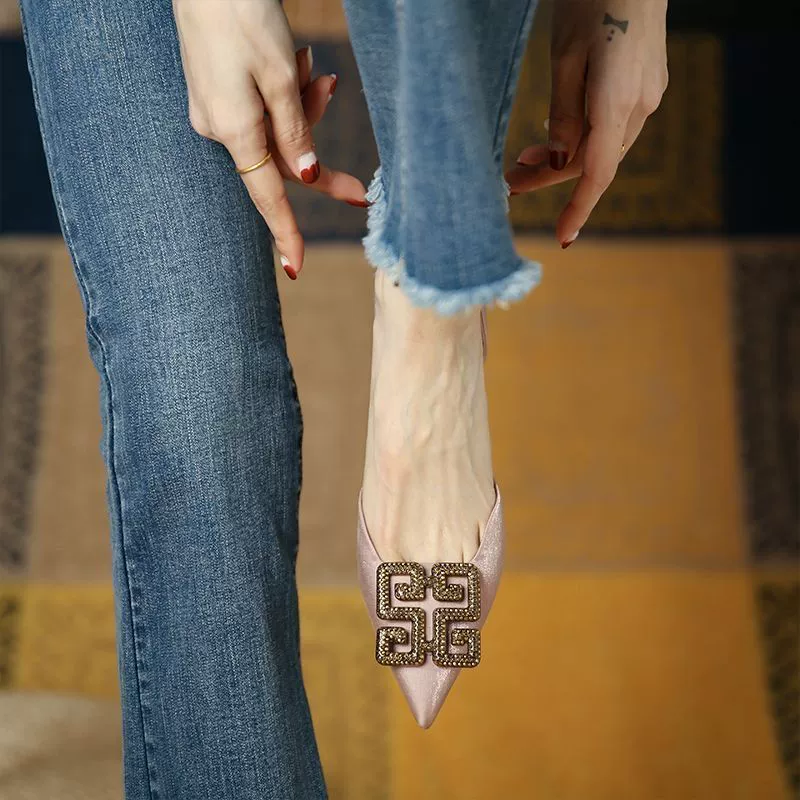 Французские туфли на каблуках женские весна и лето 2023 новые темпераментные остроконечные сандалии