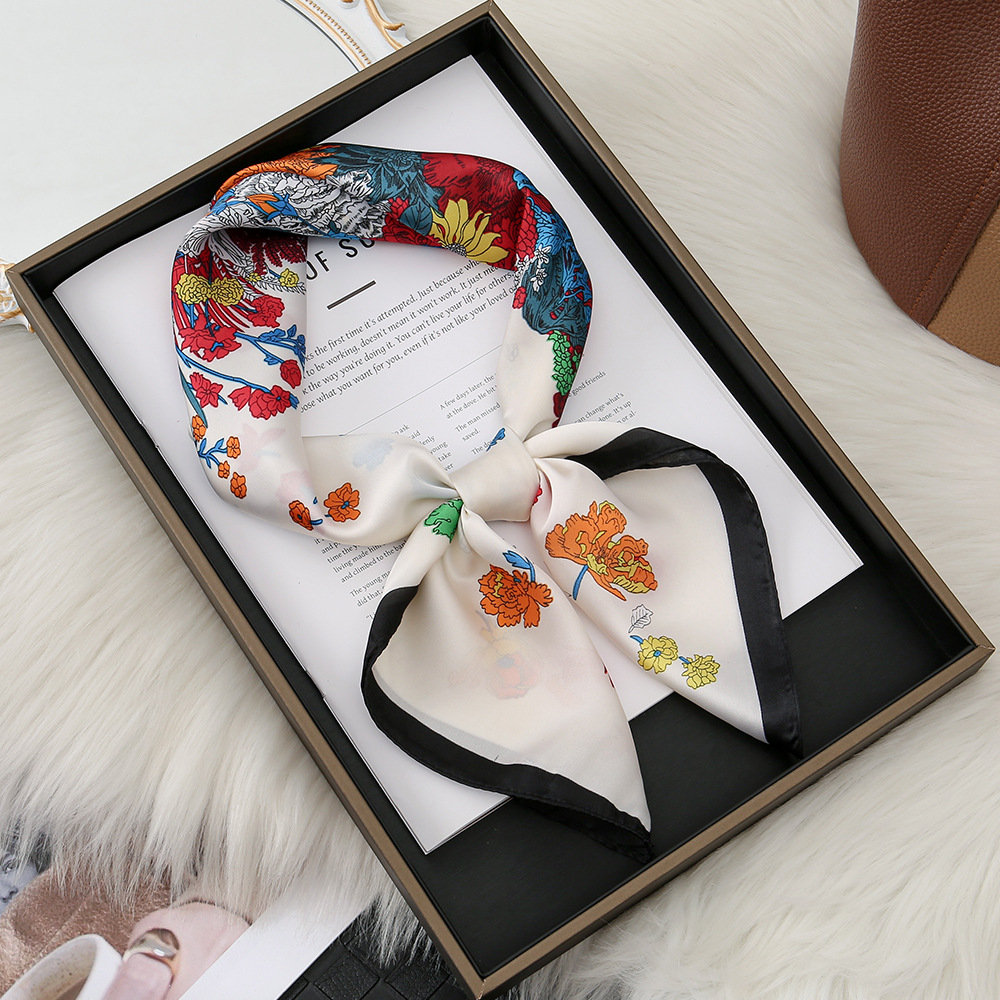 Nueva seda de primavera y otoño 70 bufandas cuadradas de moda bufandas de seda de impresión coreana bufandas de alta calidad al por mayor damas