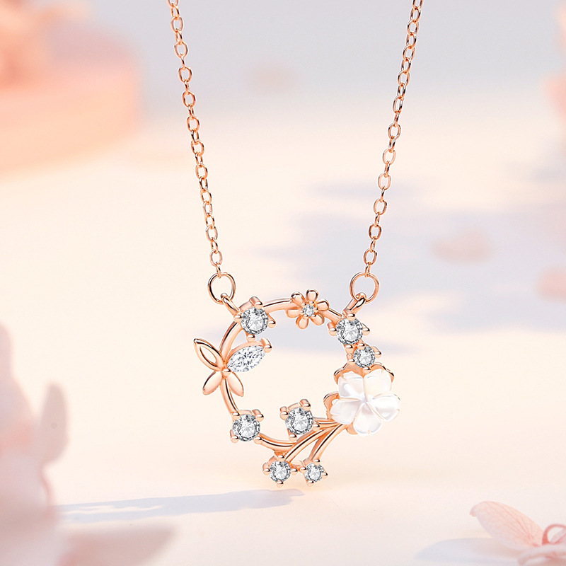 S925 plata de ley collar de corona de mariposa de lujo ligero flor femenina diseño de alta calidad cadena de clavícula joyería San Valentín