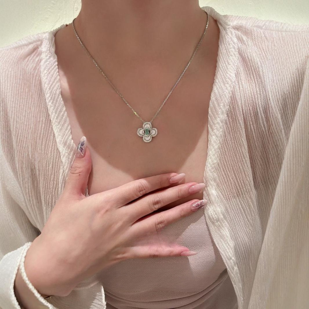 Middle ancient style Paraiba S pure silver necklace, women's four leaf clover white Fritillaria collarbone chain, navy_voghion.com