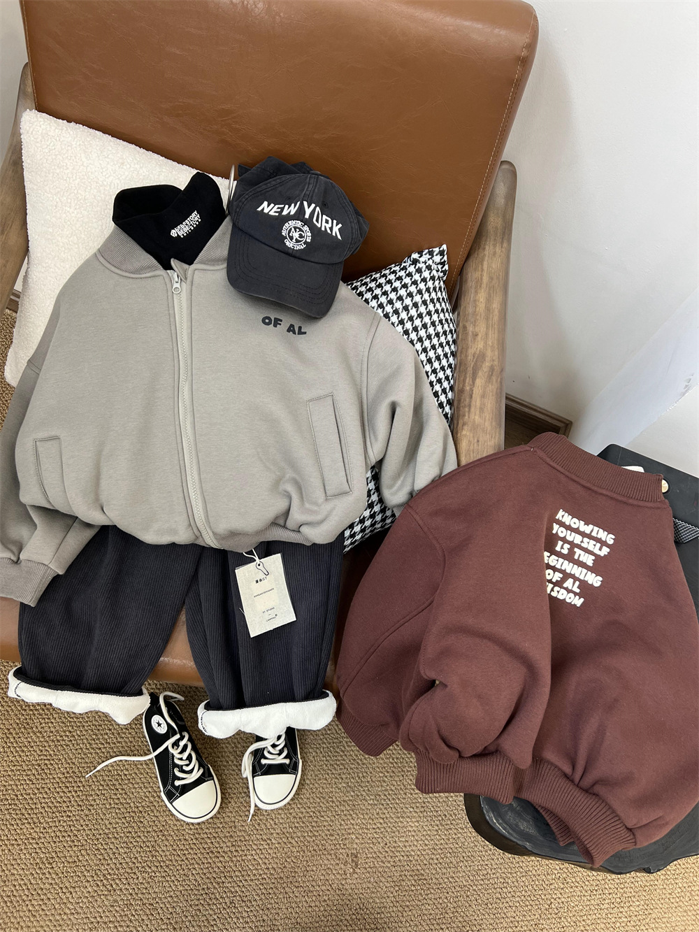 Korean children's clothing, winter boys and girls, plush baseball jacket, thick letter zippered sweater, hoodie jacket_voghion.com